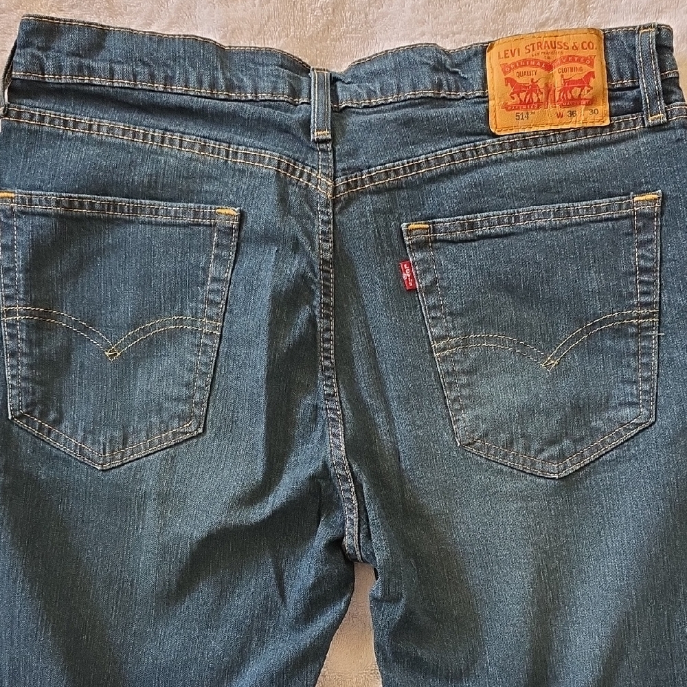 Levi's 514 Men's Straight Jeans in Classic Blue